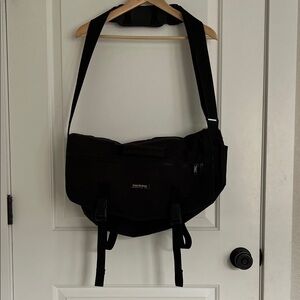 Vintage 1990s Yak Pak Classic black messenger bag